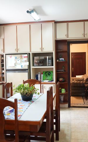 Casa à venda com 300m², 2 quartos e 2 vagasCozinha