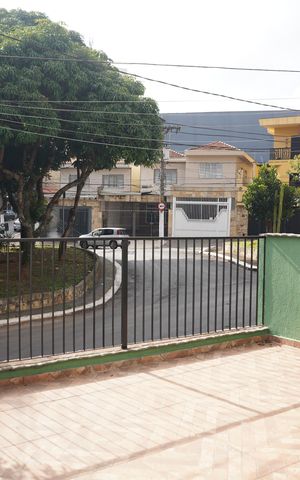 Casa à venda com 300m², 2 quartos e 2 vagasSacada do Quarto