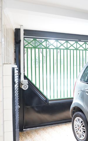 Casa à venda com 300m², 2 quartos e 2 vagasGaragem