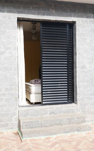 Casa à venda com 300m², 2 quartos e 2 vagasSacada do Quarto