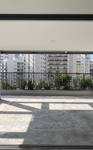 Apartamento à venda com 663m², 3 quartos e 6 vagas Apartamento à venda com 663m², 3 quartos e 6 vagasVaranda da cobertura