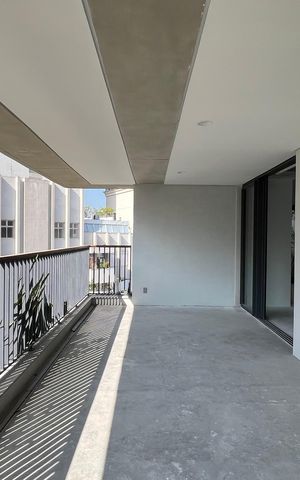Apartamento à venda com 663m², 3 quartos e 6 vagas Apartamento à venda com 663m², 3 quartos e 6 vagasVaranda