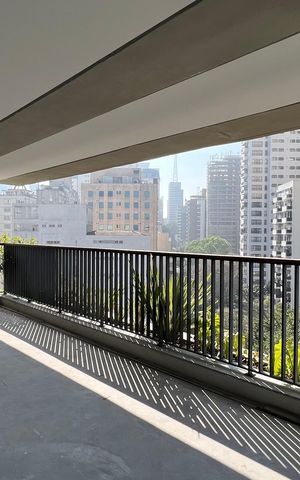 Apartamento à venda com 663m², 3 quartos e 6 vagas Apartamento à venda com 663m², 3 quartos e 6 vagasVaranda
