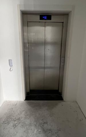Apartamento à venda com 663m², 3 quartos e 6 vagas Apartamento à venda com 663m², 3 quartos e 6 vagasEntrada