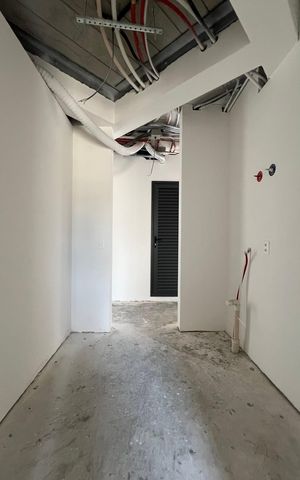 Apartamento à venda com 663m², 3 quartos e 6 vagas Apartamento à venda com 663m², 3 quartos e 6 vagasCozinha auxiliar