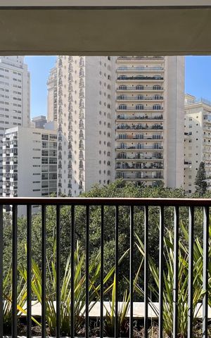 Apartamento à venda com 663m², 3 quartos e 6 vagas Apartamento à venda com 663m², 3 quartos e 6 vagasVaranda