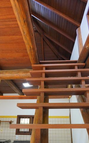 Casa para alugar com 54m², 1 quarto e 1 vagaEscada