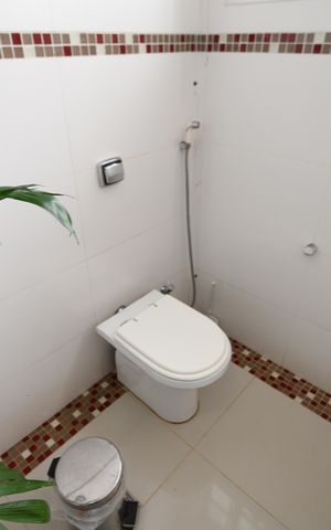 Casa à venda com 450m², 5 quartos e 2 vagasBanheiro 2