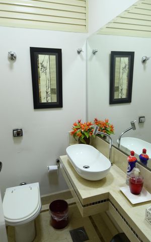 Casa à venda com 450m², 5 quartos e 2 vagasLavabo