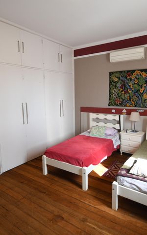Casa à venda com 450m², 5 quartos e 2 vagasSuíte
