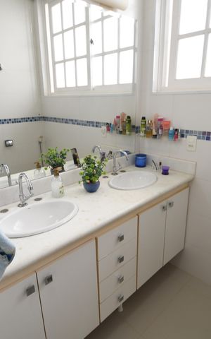 Casa à venda com 450m², 5 quartos e 2 vagasBanheiro Suíte