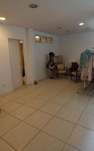 Casa à venda com 450m², 5 quartos e 2 vagasCasa 2 - Quarto 1
