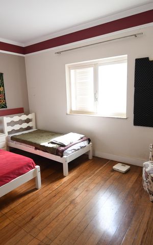 Casa à venda com 450m², 5 quartos e 2 vagasSuíte