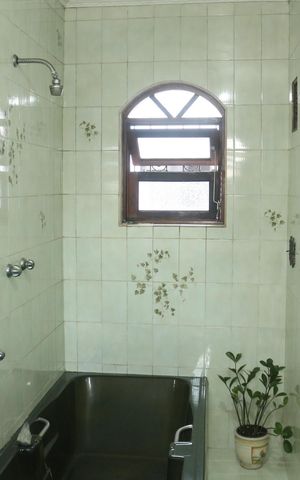 Casa à venda com 140m², 3 quartos e 2 vagasBanheiro da Suíte 1
