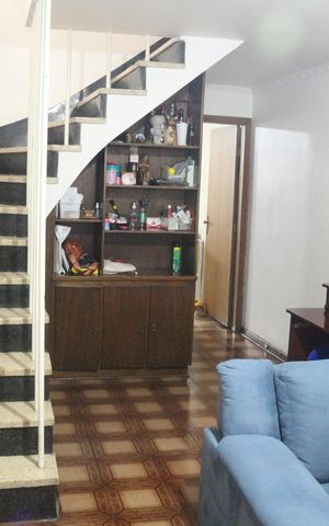 Casa à venda com 140m², 3 quartos e 2 vagasSala