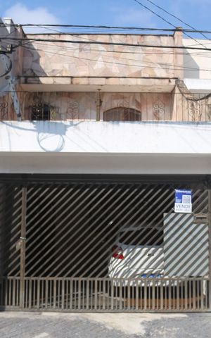 Casa à venda com 140m², 3 quartos e 2 vagasFachada