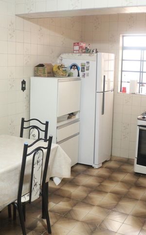 Casa à venda com 140m², 3 quartos e 2 vagasCozinha