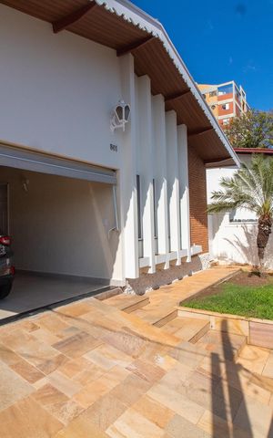 Casa à venda com 212m², 4 quartos e 2 vagasÁrea Externa