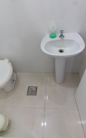 Casa à venda com 212m², 4 quartos e 2 vagasBanheiro de Serviço