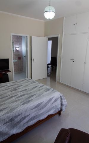 Casa à venda com 212m², 4 quartos e 2 vagasSuíte