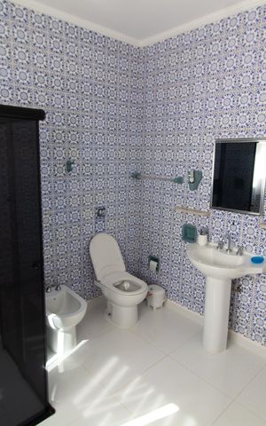 Casa à venda com 212m², 4 quartos e 2 vagasBanheiro da Suíte