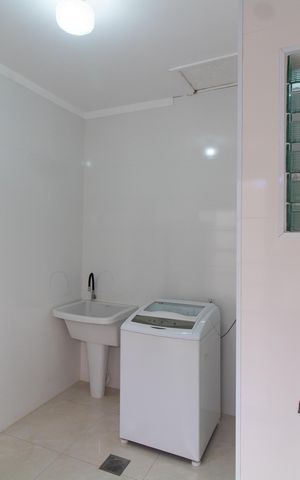 Casa à venda com 212m², 4 quartos e 2 vagasÁrea de Serviço