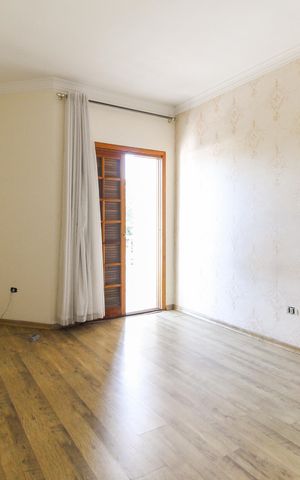 Casa à venda com 200m², 2 quartos e 3 vagas Casa à venda com 200m², 2 quartos e 3 vagasSuíte