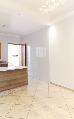 Casa à venda com 200m², 2 quartos e 3 vagas Casa à venda com 200m², 2 quartos e 3 vagasCozinha