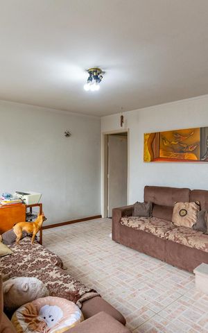 Casa à venda com 130m², 3 quartos e 4 vagas Casa à venda com 130m², 3 quartos e 4 vagasSala
