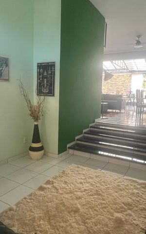 Casa à venda com 799m², 6 quartos e 3 vagas Casa à venda com 799m², 6 quartos e 3 vagasSala