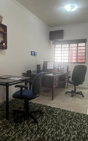Casa à venda com 799m², 6 quartos e 3 vagas Casa à venda com 799m², 6 quartos e 3 vagasEscritório