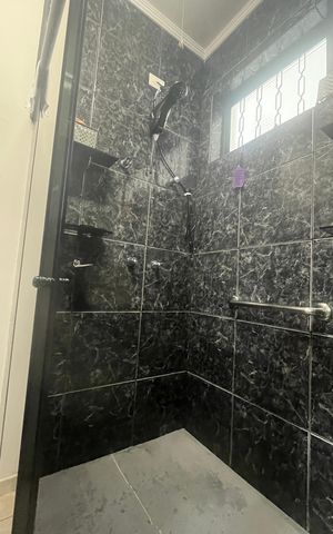 Casa à venda com 799m², 6 quartos e 3 vagas Casa à venda com 799m², 6 quartos e 3 vagasBanheiro da Suíte 1