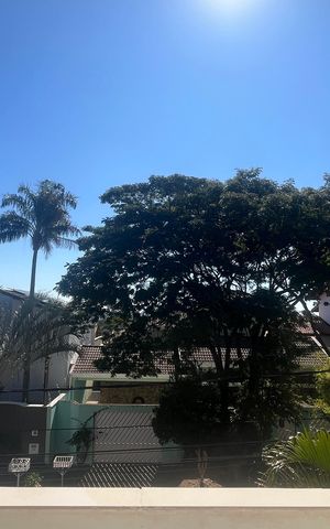 Casa à venda com 799m², 6 quartos e 3 vagas Casa à venda com 799m², 6 quartos e 3 vagasVista da Sacada Suíte 1