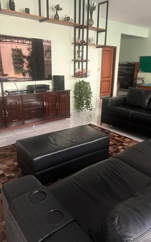 Casa à venda com 799m², 6 quartos e 3 vagas Casa à venda com 799m², 6 quartos e 3 vagasSala