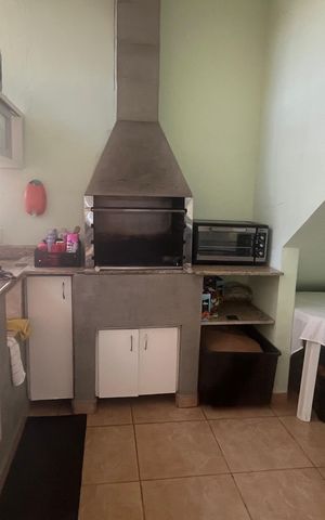 Casa à venda com 799m², 6 quartos e 3 vagas Casa à venda com 799m², 6 quartos e 3 vagasÁrea comum - Churrasqueira