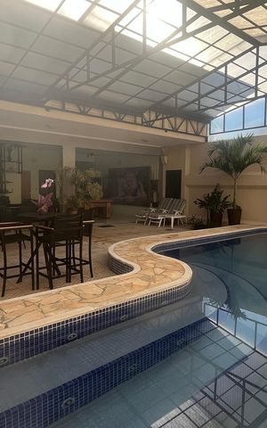 Casa à venda com 799m², 6 quartos e 3 vagas Casa à venda com 799m², 6 quartos e 3 vagasPiscina Coberta
