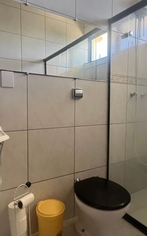 Casa à venda com 799m², 6 quartos e 3 vagas Casa à venda com 799m², 6 quartos e 3 vagasBanheiro do Quarto 4 e 5