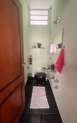 Casa à venda com 799m², 6 quartos e 3 vagas Casa à venda com 799m², 6 quartos e 3 vagasLavabo da Sala
