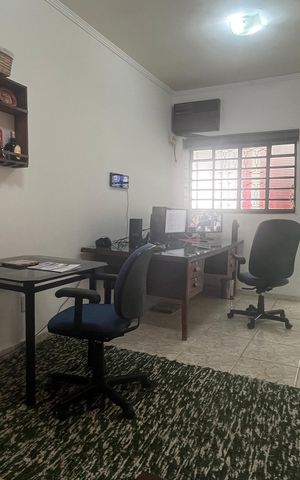 Casa à venda com 799m², 6 quartos e 3 vagas Casa à venda com 799m², 6 quartos e 3 vagasEscritório