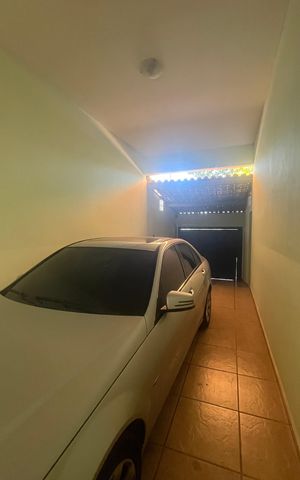 Casa à venda com 799m², 6 quartos e 3 vagas Casa à venda com 799m², 6 quartos e 3 vagasGaragem