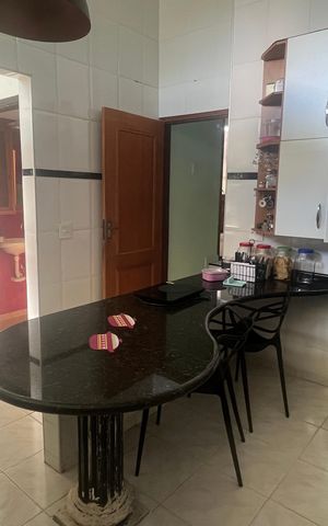 Casa à venda com 799m², 6 quartos e 3 vagas Casa à venda com 799m², 6 quartos e 3 vagasCozinha - Armários