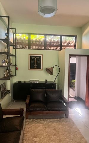 Casa à venda com 799m², 6 quartos e 3 vagas Casa à venda com 799m², 6 quartos e 3 vagasSala