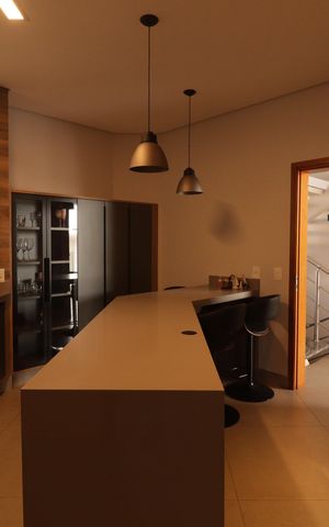 Casa de condomínio à venda com 1215m², 4 quartos e 5 vagas Casa de condomínio à venda com 1215m², 4 quartos e 5 vagasCozinha