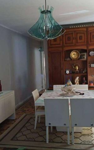 Casa à venda com 300m², 4 quartos e 12 vagas Casa à venda com 300m², 4 quartos e 12 vagasCozinha