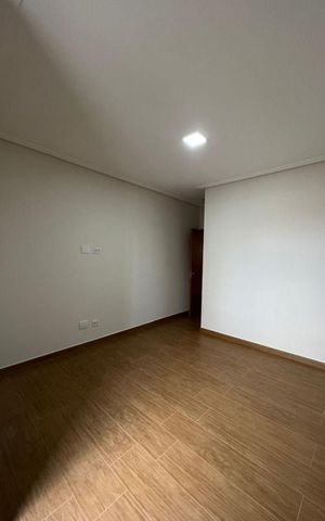 Casa à venda com 300m², 3 quartos e 2 vagas Casa à venda com 300m², 3 quartos e 2 vagasQuarto