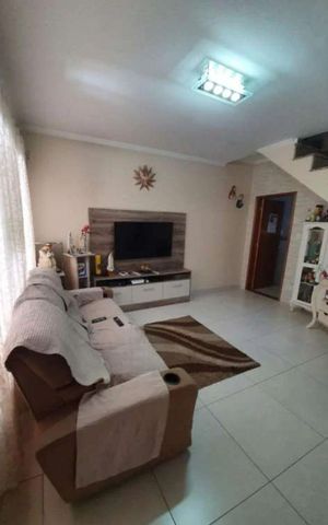 Casa à venda com 260m², 3 quartos e 2 vagas Casa à venda com 260m², 3 quartos e 2 vagasSala