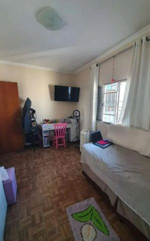 Casa à venda com 260m², 3 quartos e 2 vagas Casa à venda com 260m², 3 quartos e 2 vagasQuarto