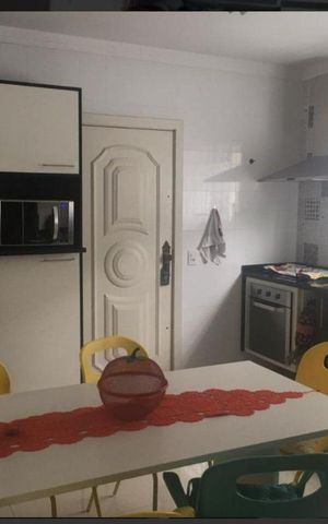 Casa à venda com 220m², 4 quartos e 2 vagas Casa à venda com 220m², 4 quartos e 2 vagasCozinha