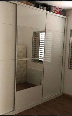 Casa à venda com 220m², 4 quartos e 2 vagas Casa à venda com 220m², 4 quartos e 2 vagasQuarto