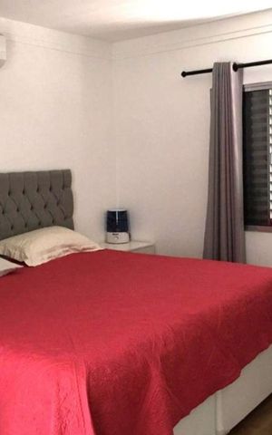 Casa à venda com 220m², 4 quartos e 2 vagas Casa à venda com 220m², 4 quartos e 2 vagasQuarto